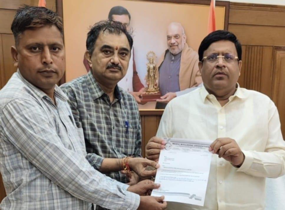 एम. डब्लू .बी ने केबिनेट मंत्री विपुल गोयल को ज्ञापन सौंपा