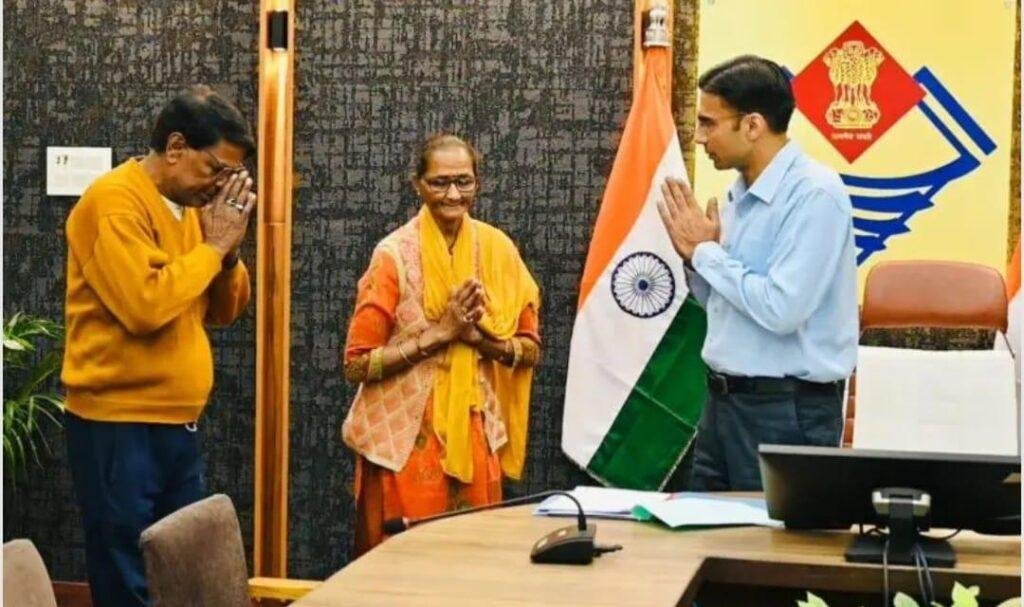 बेटों की बेरहमी पर फूटा जिलाधिकारी का गुस्सा, करेंगे जिला बदर