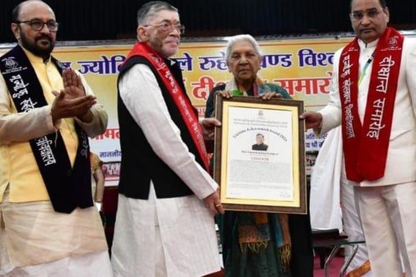 पढ़े-लिखे लोग भी आतंकवाद में शामिल इसलिए शिक्षा के साथ देशभक्ति जरूरी : आनंदीबेन पटेल, गवर्नर