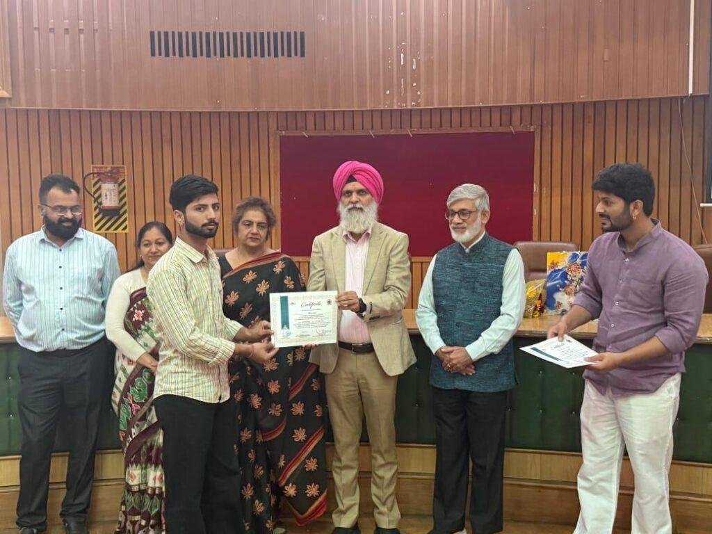 मानसिक स्थिरता व सकारात्मक सोच से ही विद्यार्थियों का व्यक्तित्व निखरता है : डॉ. वीरेन्द्र पाल