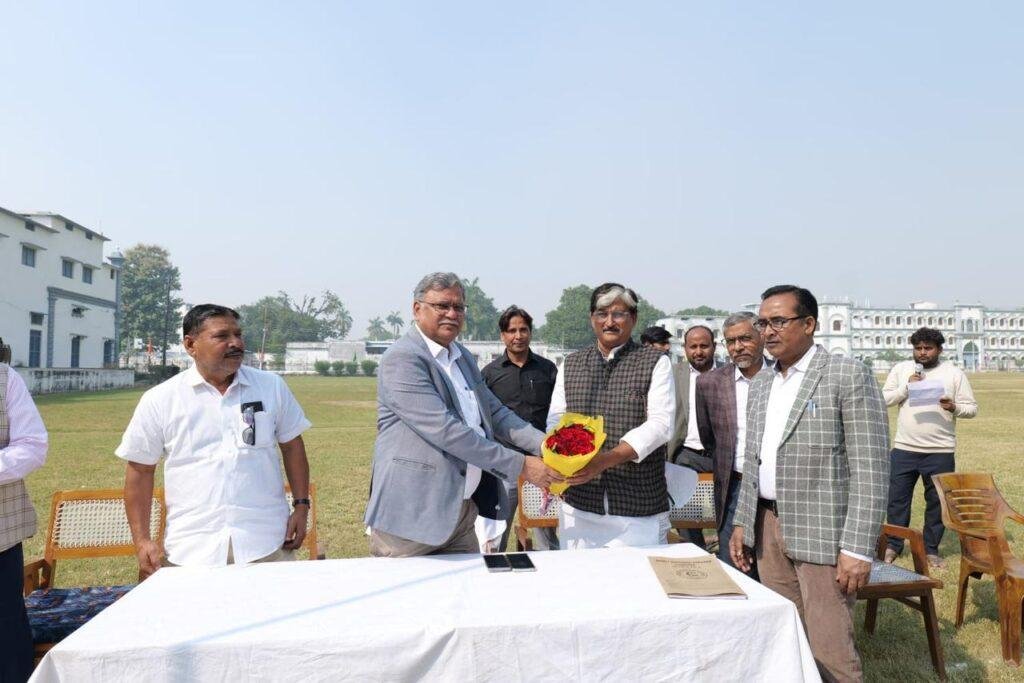 खिलाड़ियों का उत्साहवर्धन करते हुए उन्हें खेल भावना और अनुशासन का दिया संदेश