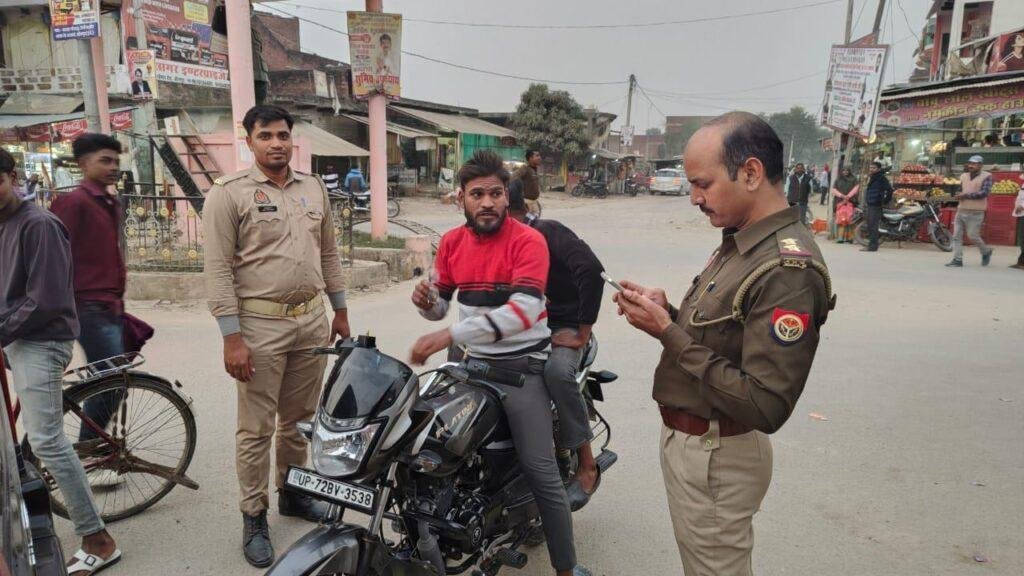 तेजीबाजार पुलिस ने चलाया सघन वाहन चेकिंग अभियान, 3वाहन किया गया सीज, 20वाहनों का हुआ चालान