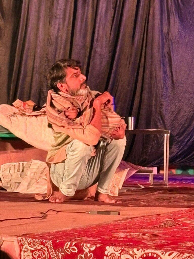 हरियाणा के रंगकर्मियों ने लखनऊ में दिखाई अभिनय प्रतिभा, तीन नाटकों का हुआ मंचन