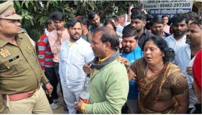 रमा हॉस्पिटल के डा० अमित सिंह सहित उनके स्टाफ के खिलाफ मुकदमा दर्ज
