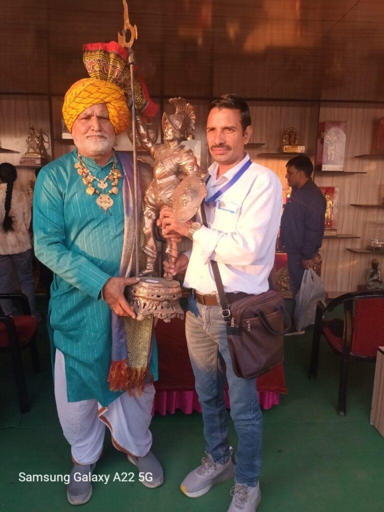 मुख्यमंत्री नायब सिंह सैनी के उपहारों के फैन बने देश-विदेश से आने वाले पर्यटक