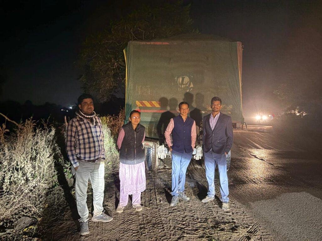 अवैध रेत परिवहन पर कार्रवाई,जांजगीर और चांपा में दो हाईवा व एक ट्रैक्टर जब्त