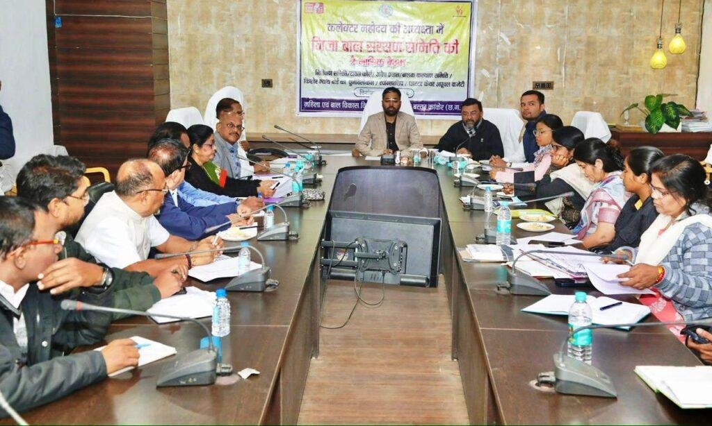 संबंधित विभागों के समन्वय से लंबित प्रकरणां को शीघ्र निराकृत करें