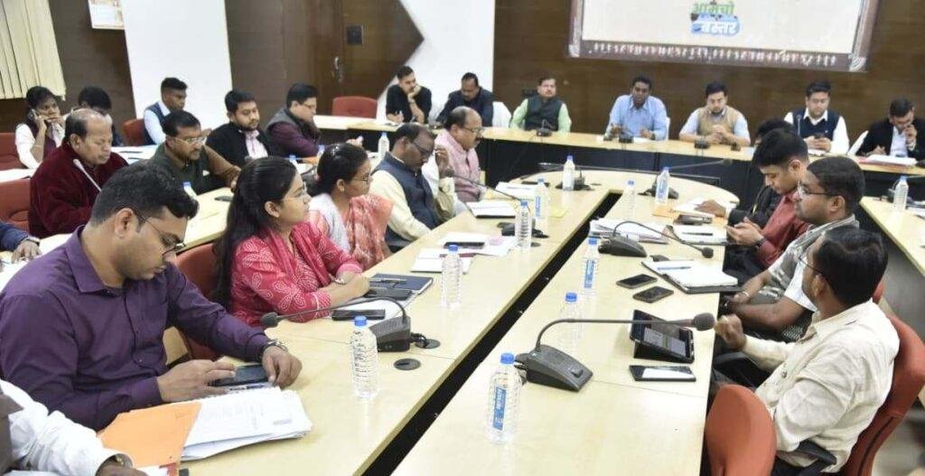 किसानों के टोकन के अनुसार ही धान की हो खरीदी-कलेक्टर श्री हरिस एस