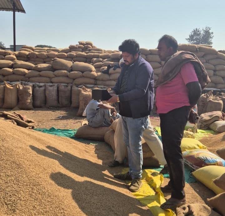 जिले में धान खरीदी सुचारु रूप से जारी, 37 हजार किसानों ने बेचा धान22 लाख क्विंटल से अधिक की हुई धान खरीदी