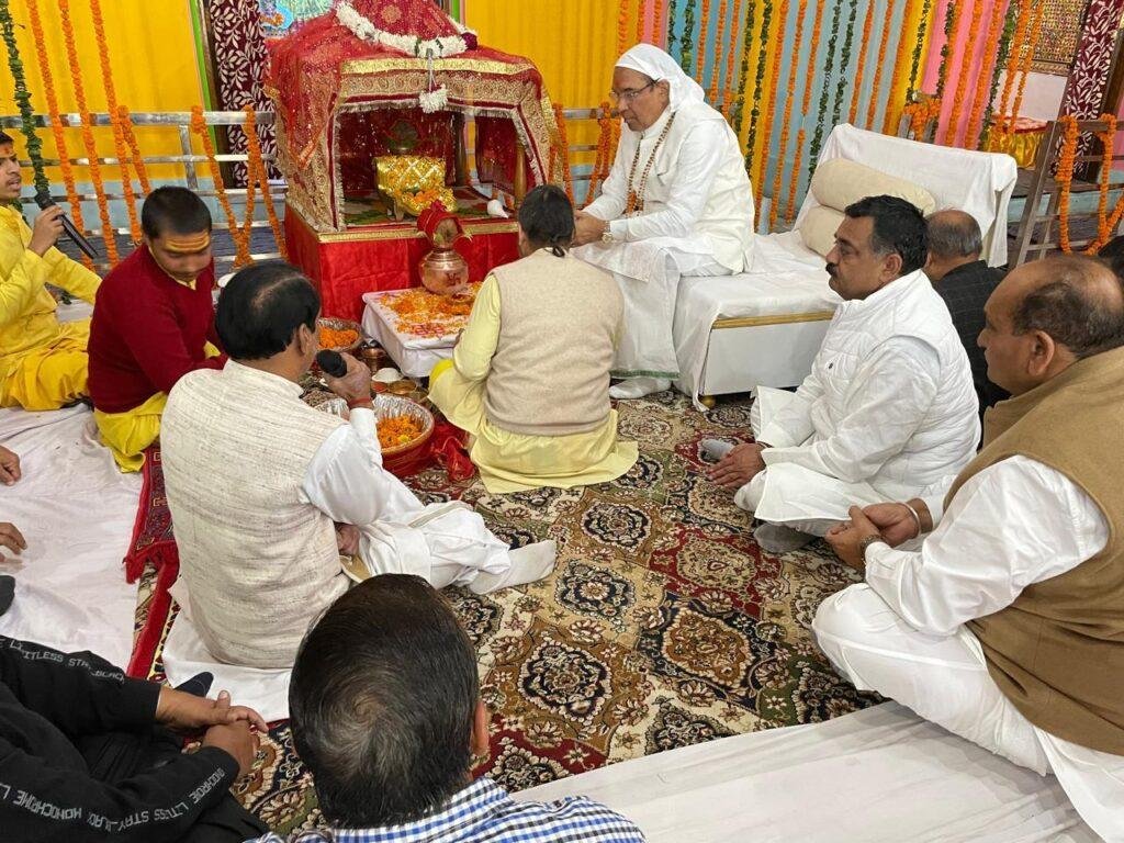 श्री जयराम विद्यापीठ में विधिवत मंत्रोच्चारण के साथ हुआ मंदिरों में मूर्ति स्थापना दिवस समारोह