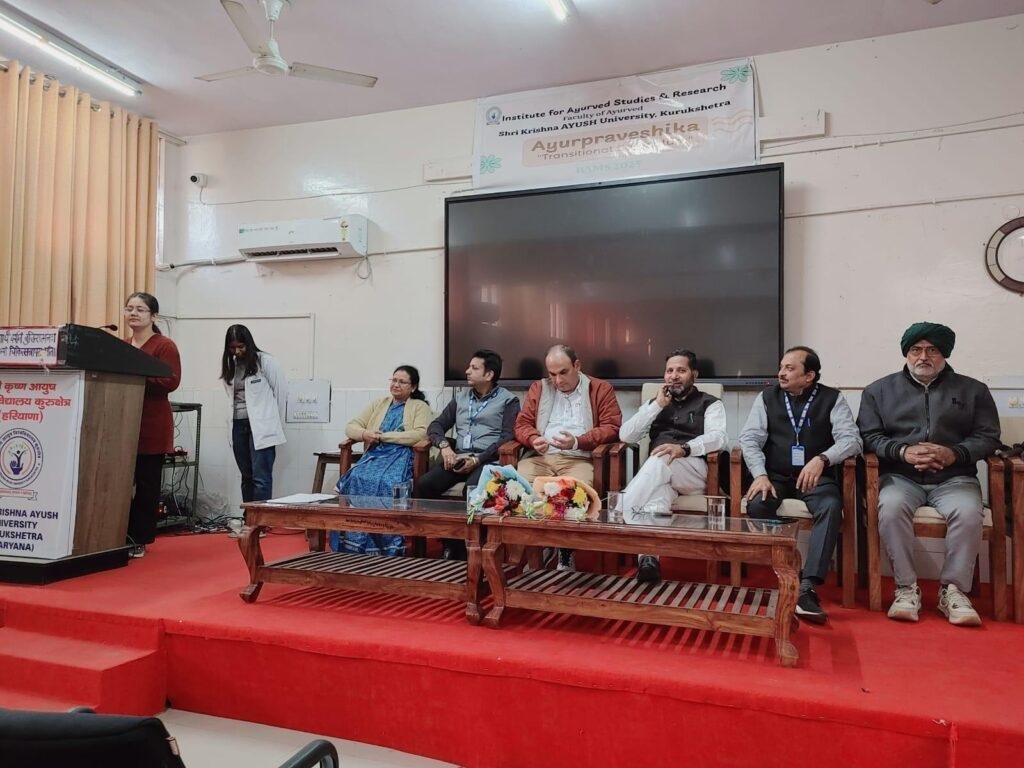 विद्यार्थी खुद को सीमित न करें, ज्ञान की 14 खिड़कियों से आयुर्वेद को देखें : कुलपति प्रो. धीमान