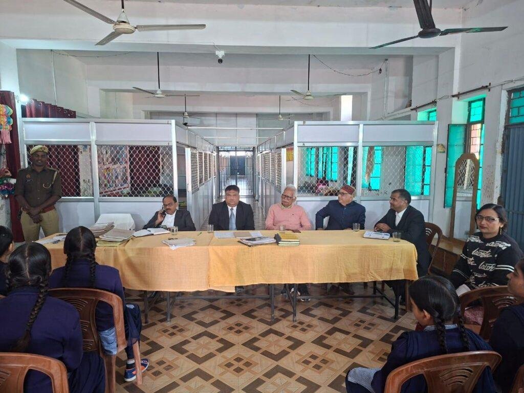 बाल विशिष्ट विधिक सेवा के लिए जनपद में गठित इकाई द्वारा बालिका आश्रय गृह का किया गया निरीक्षण
