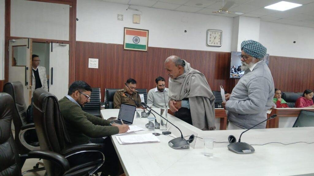 नागरिक अपनी समस्याओं के समाधान के लिए लगाए जा रहे शिविरों का उठाएं फायदा : शम्भू राठी