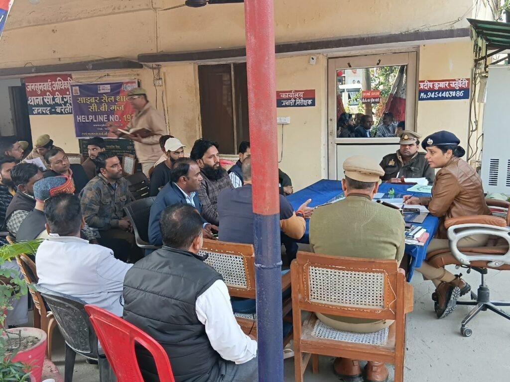 सहायक पुलिस अधीक्षक/ क्षेत्राधिकारी नगर द्वितीय द्वारा थाना परिसर में सड़क सुरक्षा एवं दुर्घटना निवारण हेतु एक विशेष गोष्ठी का किया गया आयोजन