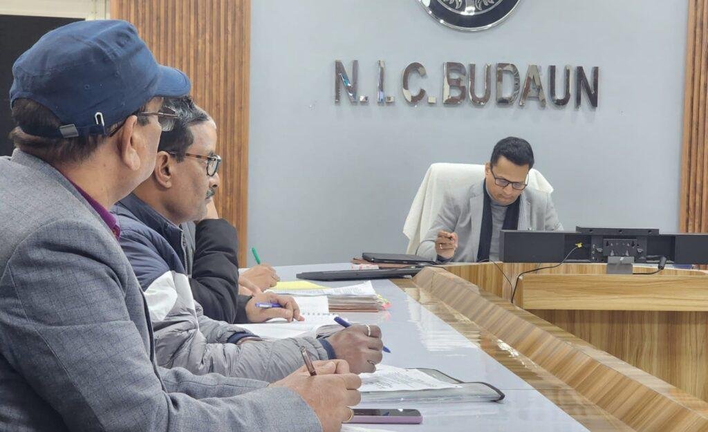 बदायूँ: सीडीओ की अध्यक्षता में डीसीडीसी की बैठक सम्पन्न