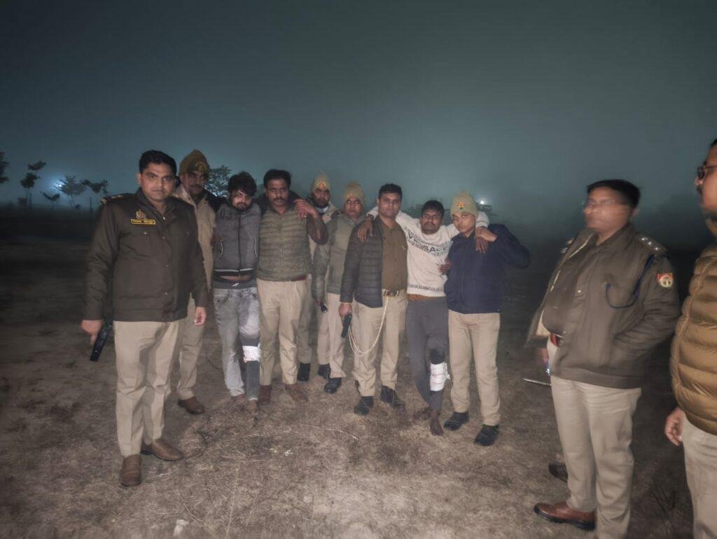बरेली:गौकशी में संलिप्त 02 शातिर अभियुक्तों को थाना बारादरी पुलिस ने मुठभेड़ में किया गिरफ्तार, कब्जे से अवैध असलहे एवं गौकशी के उपकरण बरामद
