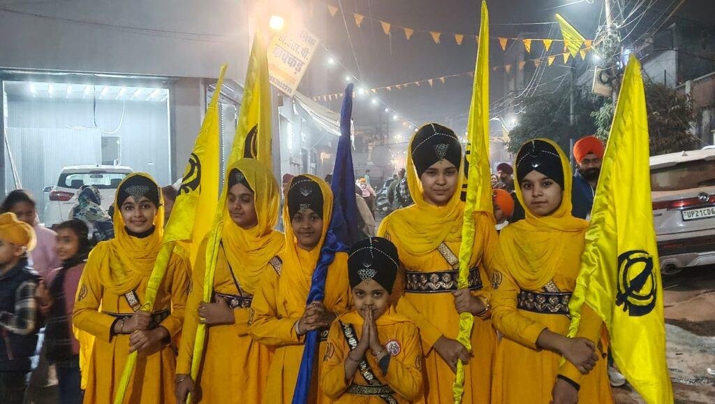 साहिबजादों की याद में खाल साई जालो-जलाल के साथ निकला बाल खालसा मार्च
