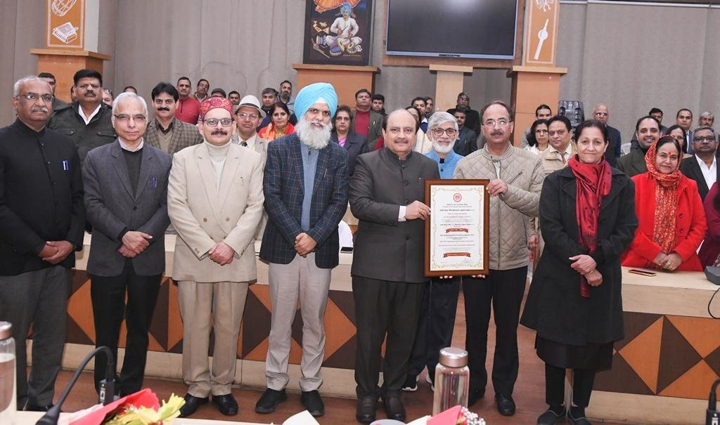 कुरुक्षेत्र विश्वविद्यालय पूरे देश के सर्वश्रेष्ठ विश्वविद्यालयों में से एकः प्रो. सोमनाथ सचदेवा