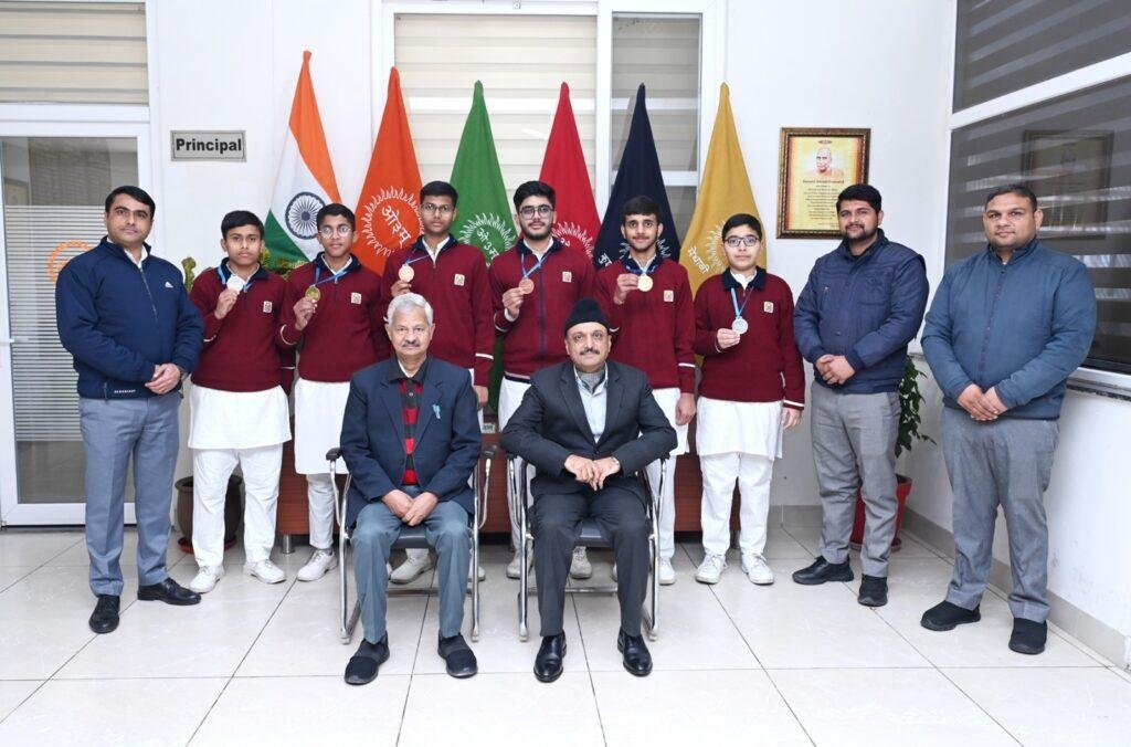 गुरुकुल विद्यालय भवन देवयान में (टाटा बिल्डिंग इंडिया स्कूल) के तहत आयोजित हुई ‘आत्मनिर्भर भारत’ हिंदी भाषा निबंध लेखन प्रतियोगिता