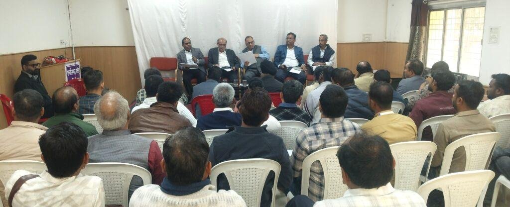 सभी सोलर एजेंसी उपभोक्ताओं के घर पहुंचकर दिलाएं पीएम सूर्य घर योजना का लाभ – श्री आर. ए. पाठक