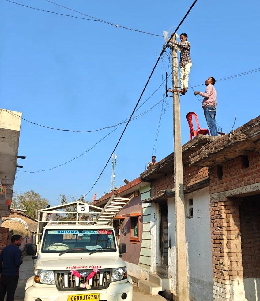 डोंगरगढ़ एवं छुरिया में बकाया राजस्व वसूली के लिए विद्युत विभाग ने छेड़ा अभियान, 3198 बकायेदार उपभोक्ताओं से वसूली की गई 55 लाख 06 हजार रूपए की बकाया राशि