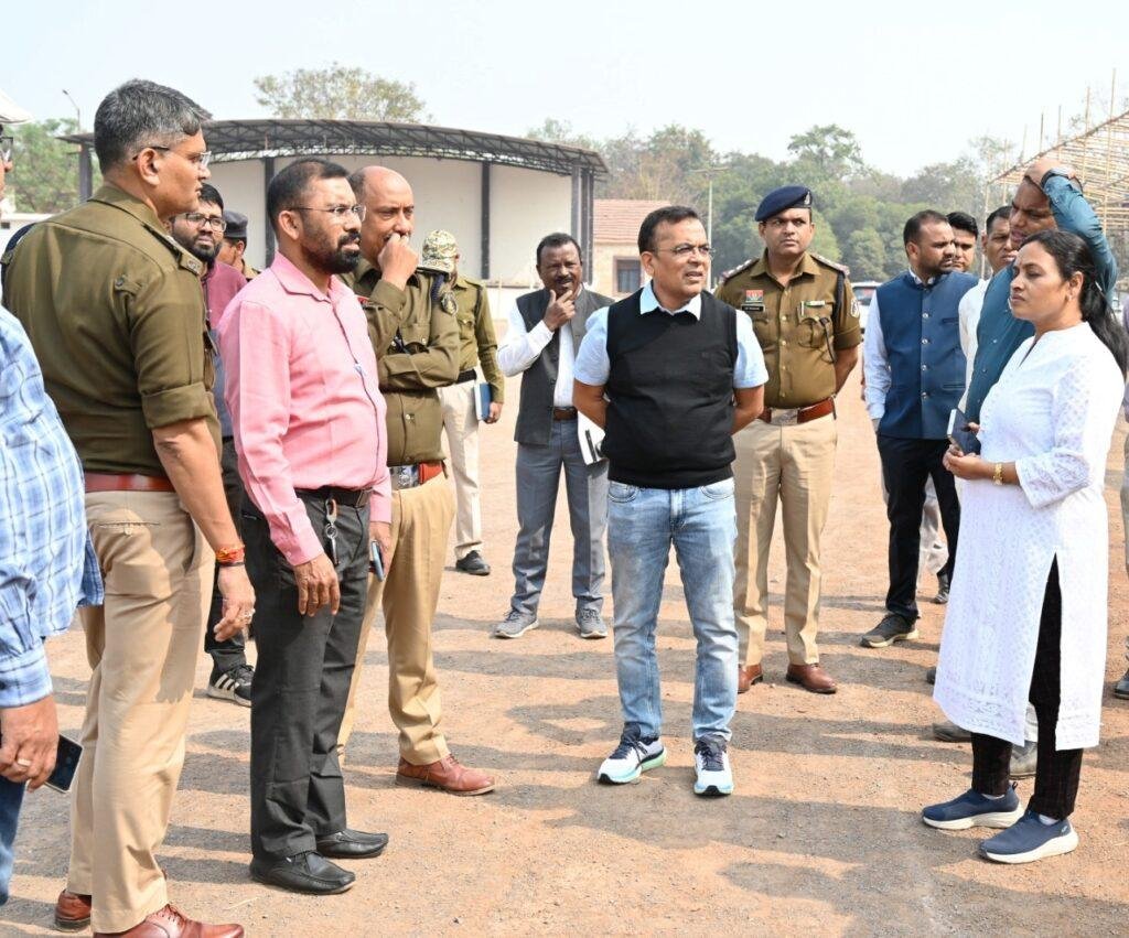 कलेक्टर-पुलिस अधीक्षक ने गणतंत्र दिवस समारोह की तैयारियों का लिया जायजा