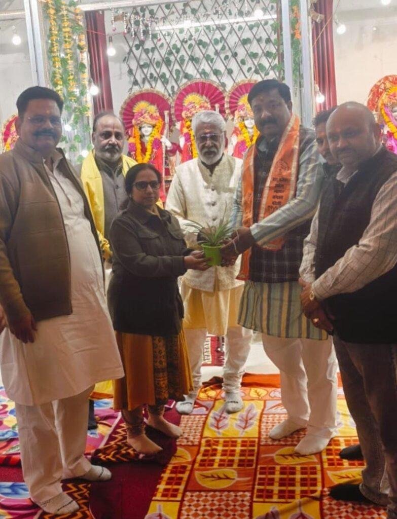 बसंत पंचमी पर निःशुल्क आयुर्वेदिक स्वास्थ्य शिविर का हुआ आयोजन