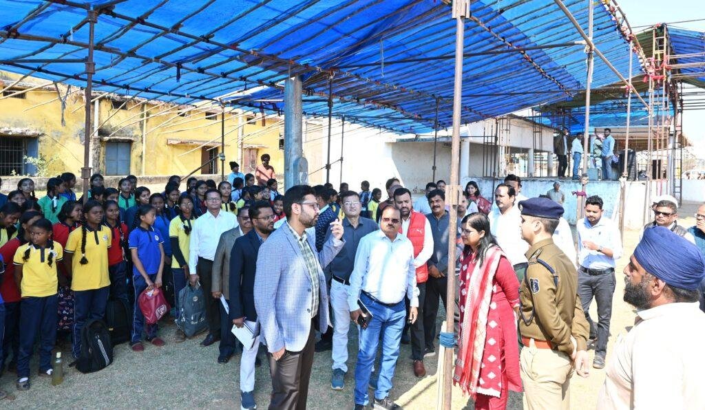 कलेक्टर एवं एसपी ने गणतंत्र दिवस की तैयारियों का लिया जायजा