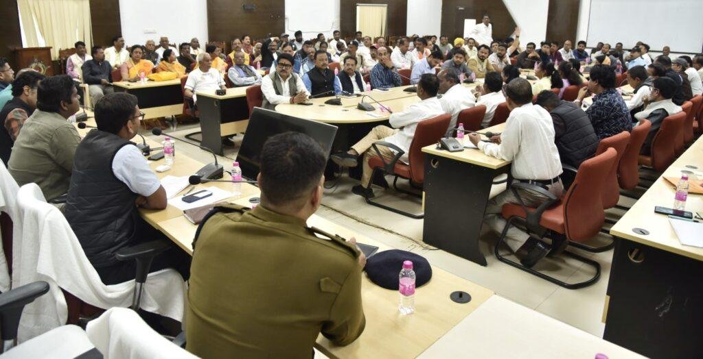 दीपोत्सव के माध्यम से आमजन को स्वच्छता से जोड़ने की पहल