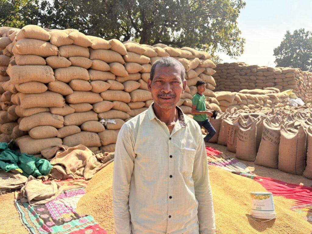 सुविधाजनक रहा रहा उपार्जन केंद्र में धान बेचना, सरकार की सुगम व्यवस्था का मिल रहा लाभ : किसान श्री सलाम