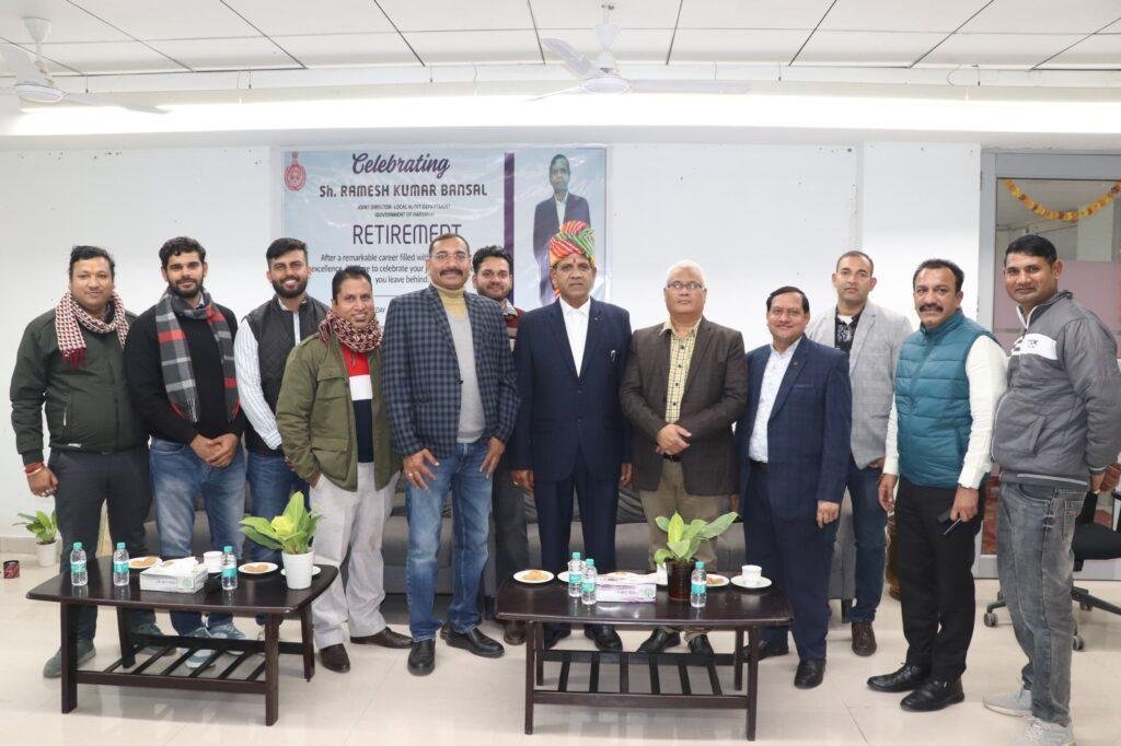 सेवानिवृत्ति पर संयुक्त निदेशक रमेश बंसल को दी विदाई