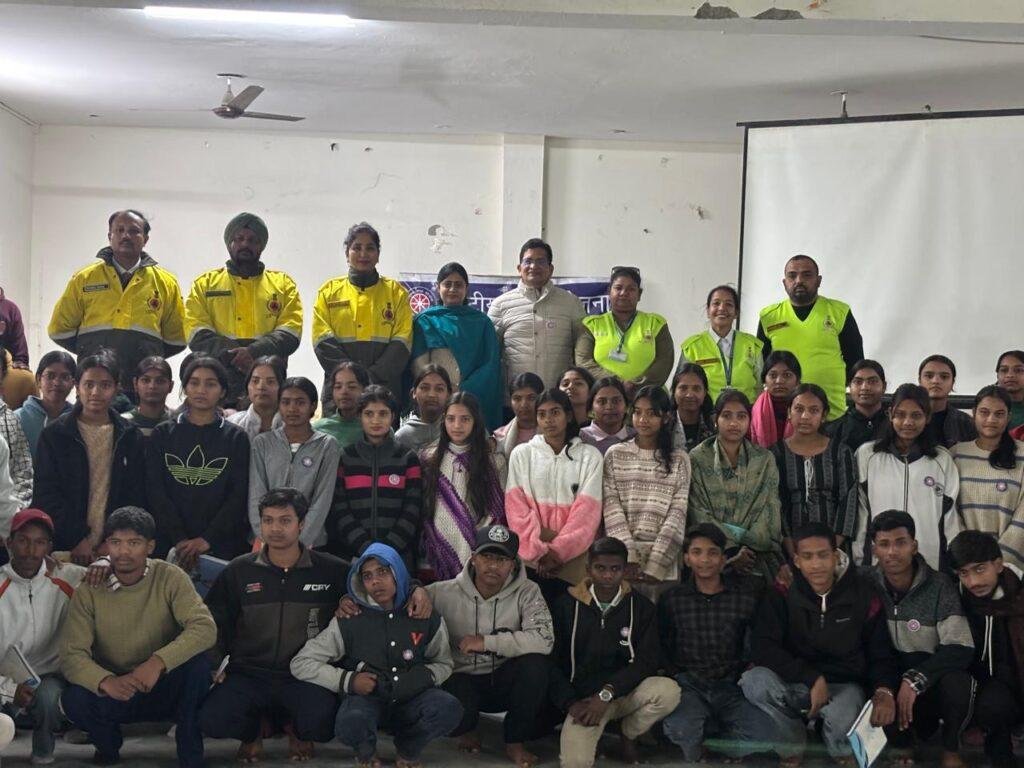 उत्तराखंड देहरादून छात्र छात्राओं तथा कॉलेज के स्टॉफ को नागरिक सुरक्षा का सामान्य ज्ञान दिया