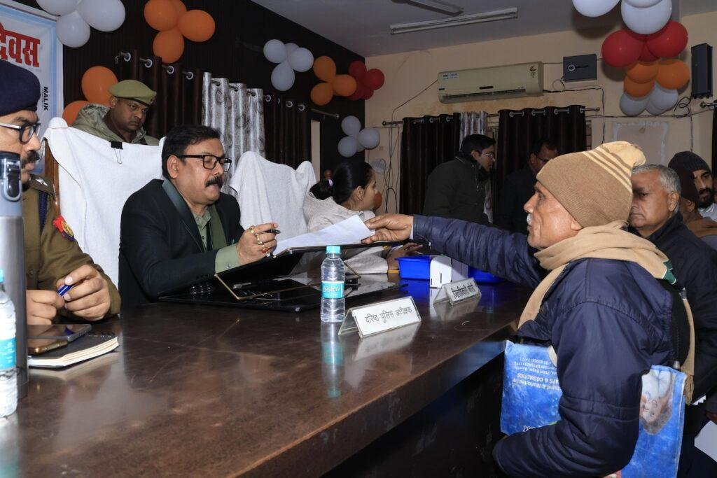 जिलाधिकारी की अध्यक्षता में तहसील बहेड़ी में सम्पूर्ण समाधान दिवस का हुआ आयोजन