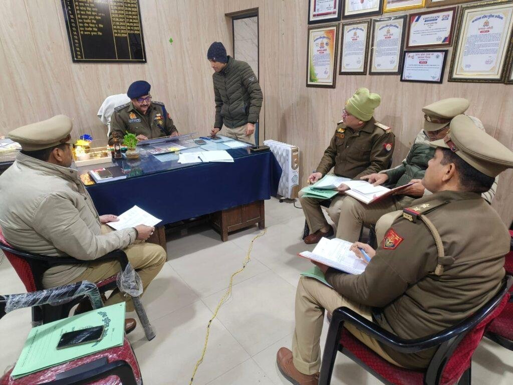 क्षेत्राधिकारी बहेड़ी अध्यक्षता में सर्किल के समस्त थाना प्रभारियों के साथ एक महत्वपूर्ण गोष्ठी की गई आयोजित