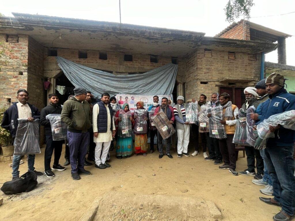 राहुल गांधी, सोनिया गांधी  प्रियंका गांधी, द्वारा भेजे  गए कम्बल का विवरण अमेठी सांसद श्री किशोरी लाल शर्मा जी द्वारा किया गया