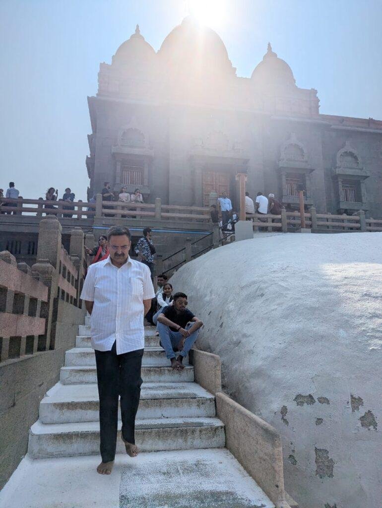 विधान सभा अध्यक्ष हरविन्द्र कल्याण ने विवेकानन्द स्मारक और पद्मनाभस्वामी मंदिर के दर्शन किए