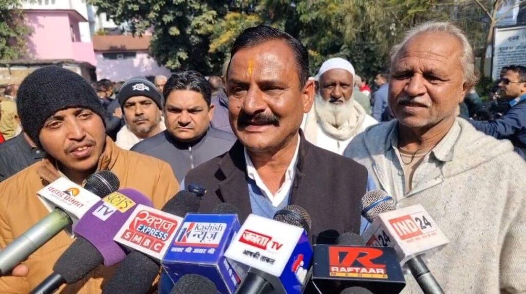 बांग्लादेशी हिंदुओं पर हो रहे अत्याचार को लेकर हल्द्वानी में कांग्रेस का बड़ा प्रदर्शन