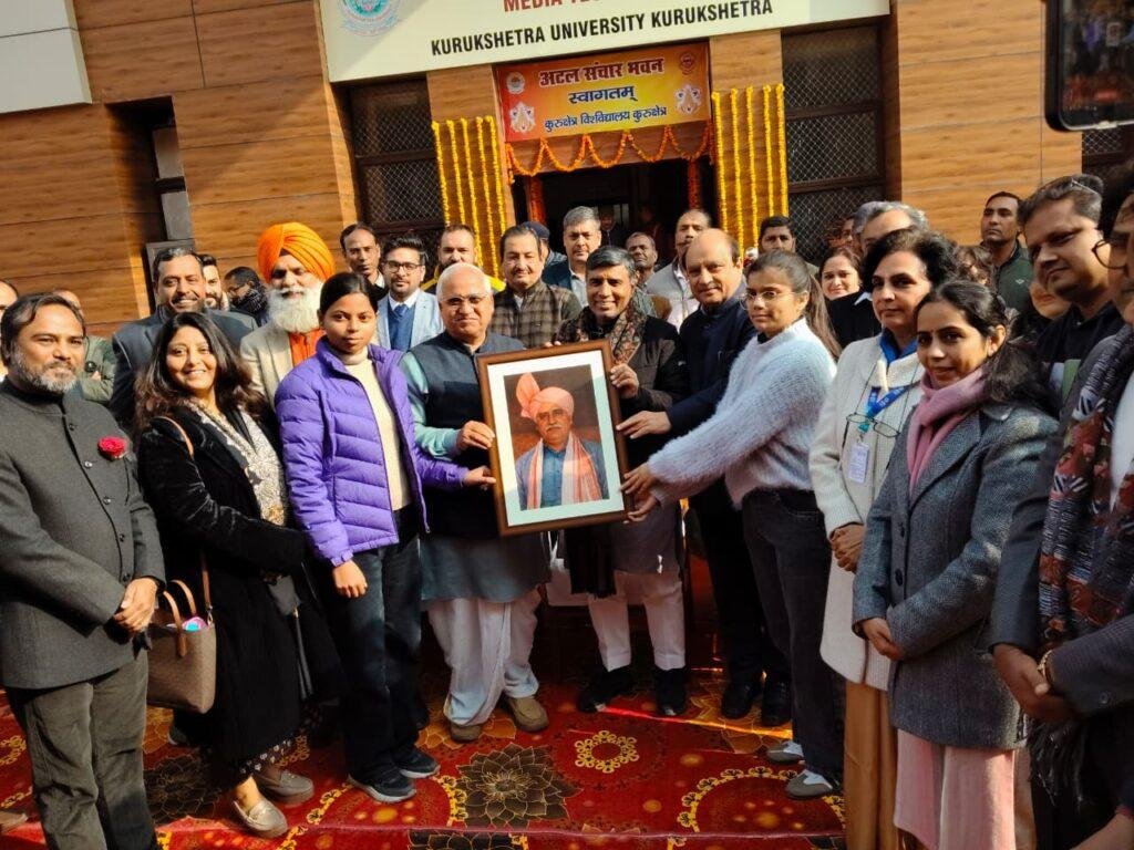छात्रों की कला और संवेदनशीलता ही समाज को नई दिशा देगीः महीपाल ढांडा
