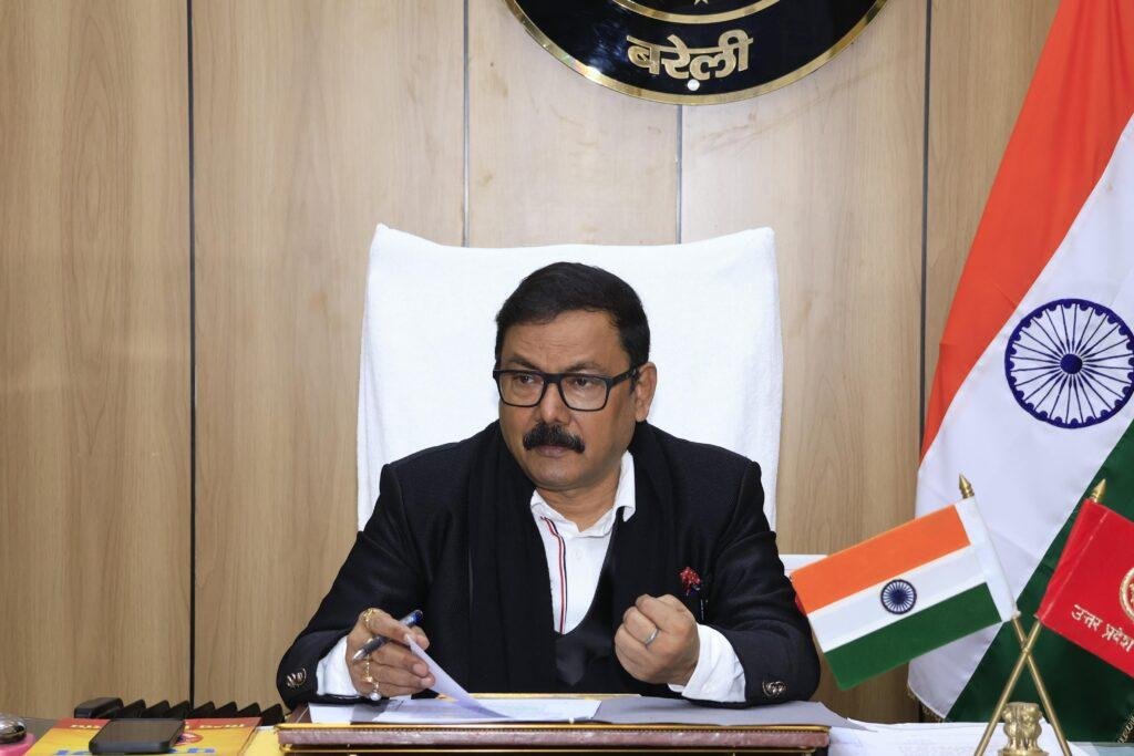 जिलाधिकारी की मेहनत लायी रंग सीएम डैशबोर्ड रैकिंग में बरेली ने प्रदेश में किया टॉप