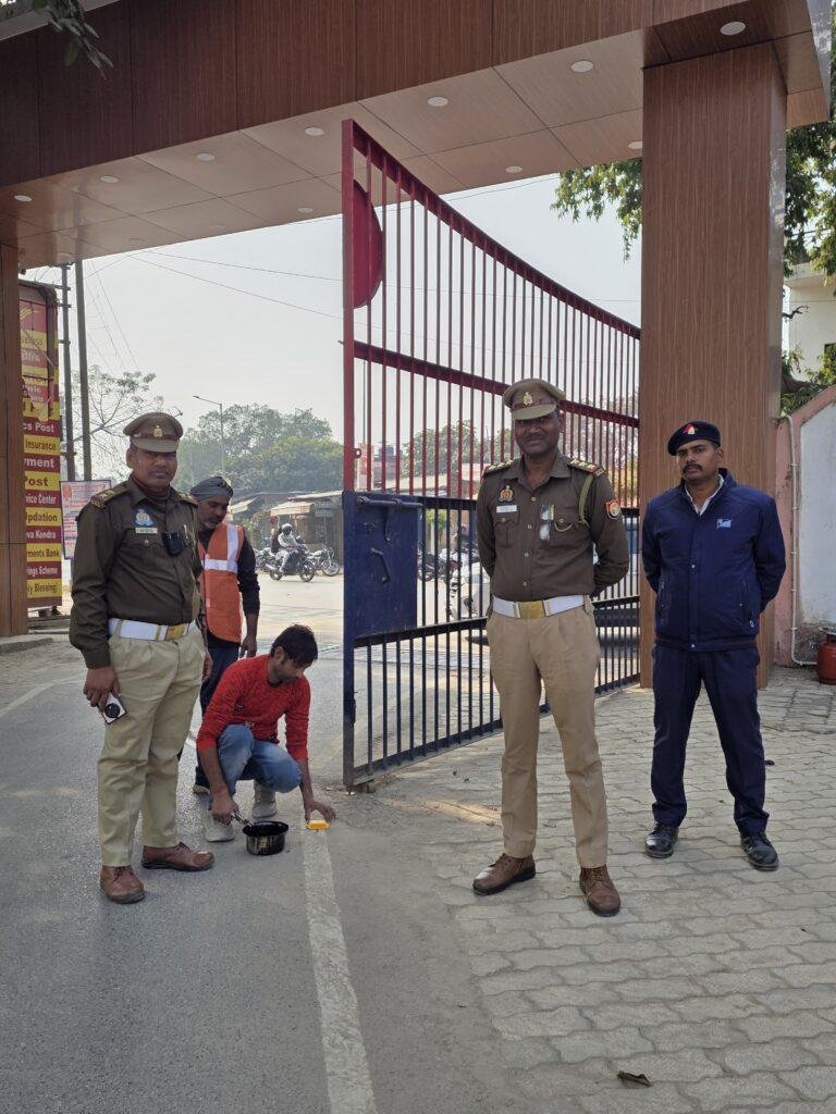 शहर के प्रमुख मार्ग सिविल लाईन चौराहे से गिरजाघर चौराहे तक सड़क पर डेलीनेटर व कैट-आई (रिफ्लेक्टिव रोड स्टड्स) लगाने का काम किया पूर्ण