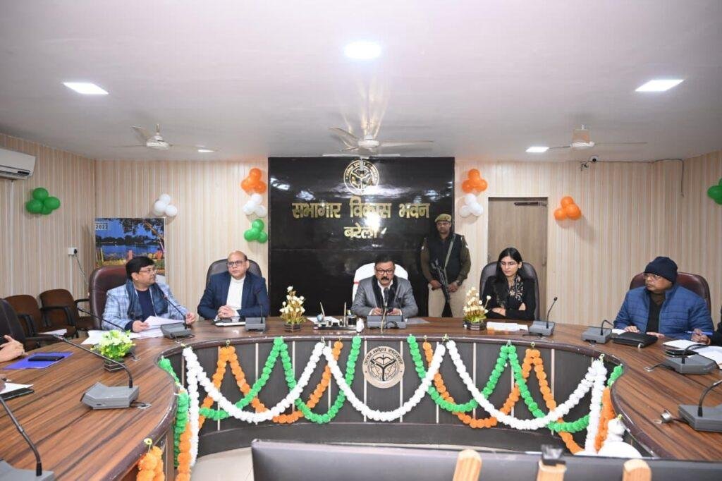 उत्तर प्रदेश दिवस-2026 मनाए जाने के सम्बन्ध में रूपरेखा तैयार करने हेतु जिलाधिकारी की अध्यक्षता में बैठक का हुआ आयोजन