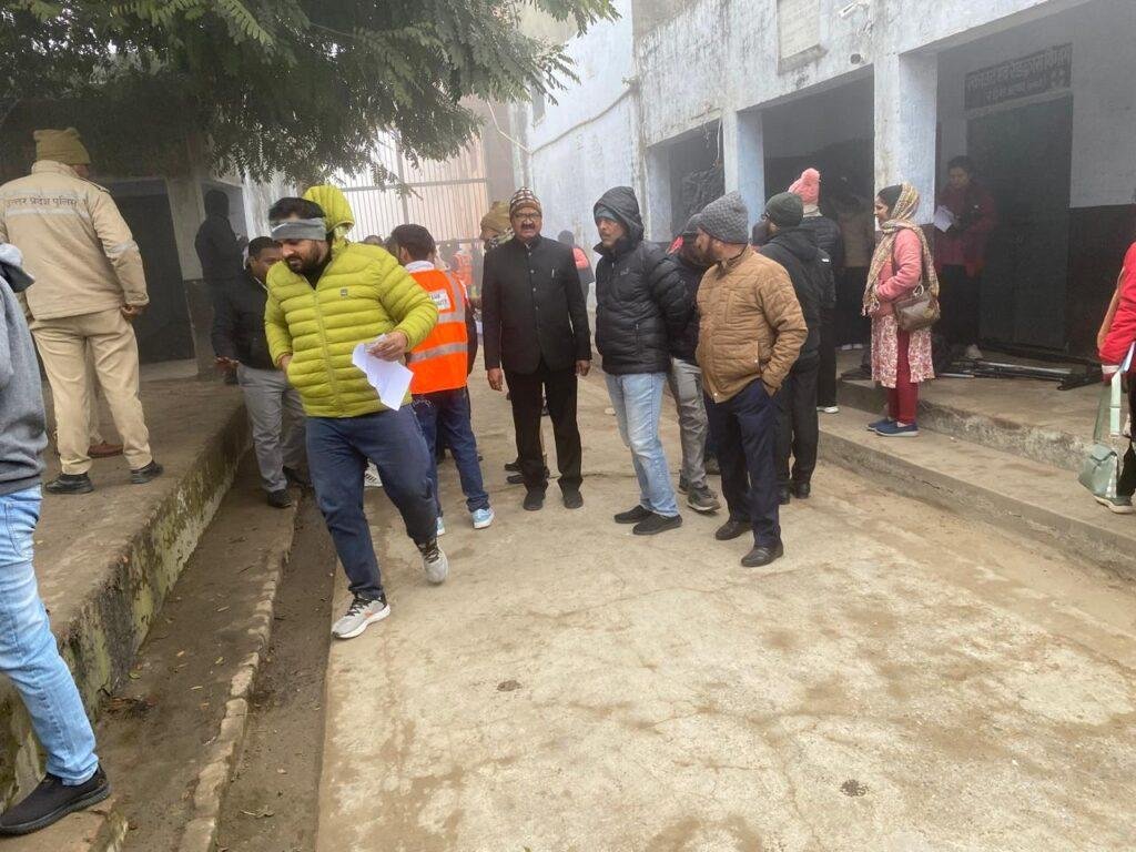 ऐफ़ आर इस्लामिया इंटर कालेज में सहायक अध्यापक प्रशिक्षण स्नातक श्रेणी पुरुष एवं महिला शाखा प्रारंभिक परीक्षा दी पालियों में हुईं संपन्न