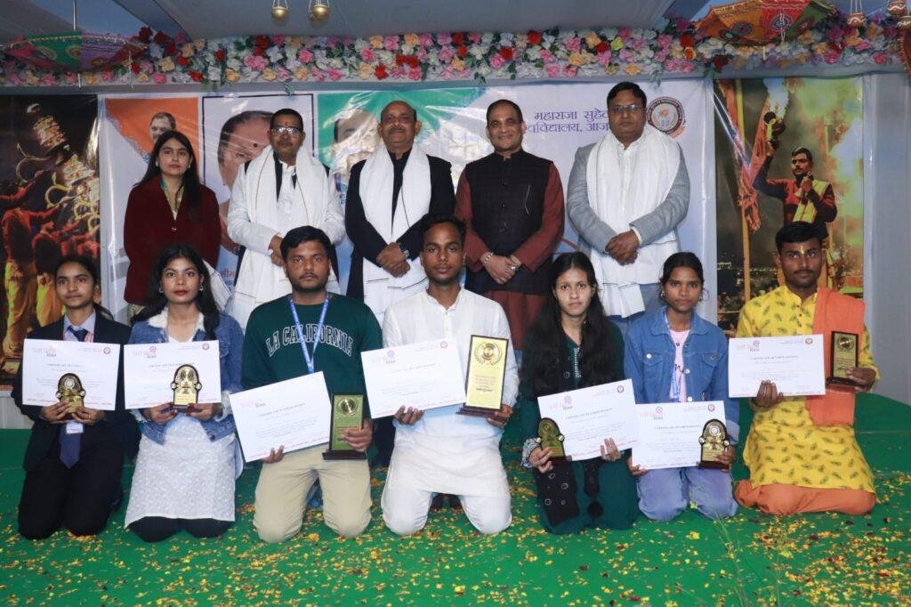 उत्तर प्रदेश की धरा ने क्रांति और शांति का संदेश दिया- प्रो.रजनीकांत