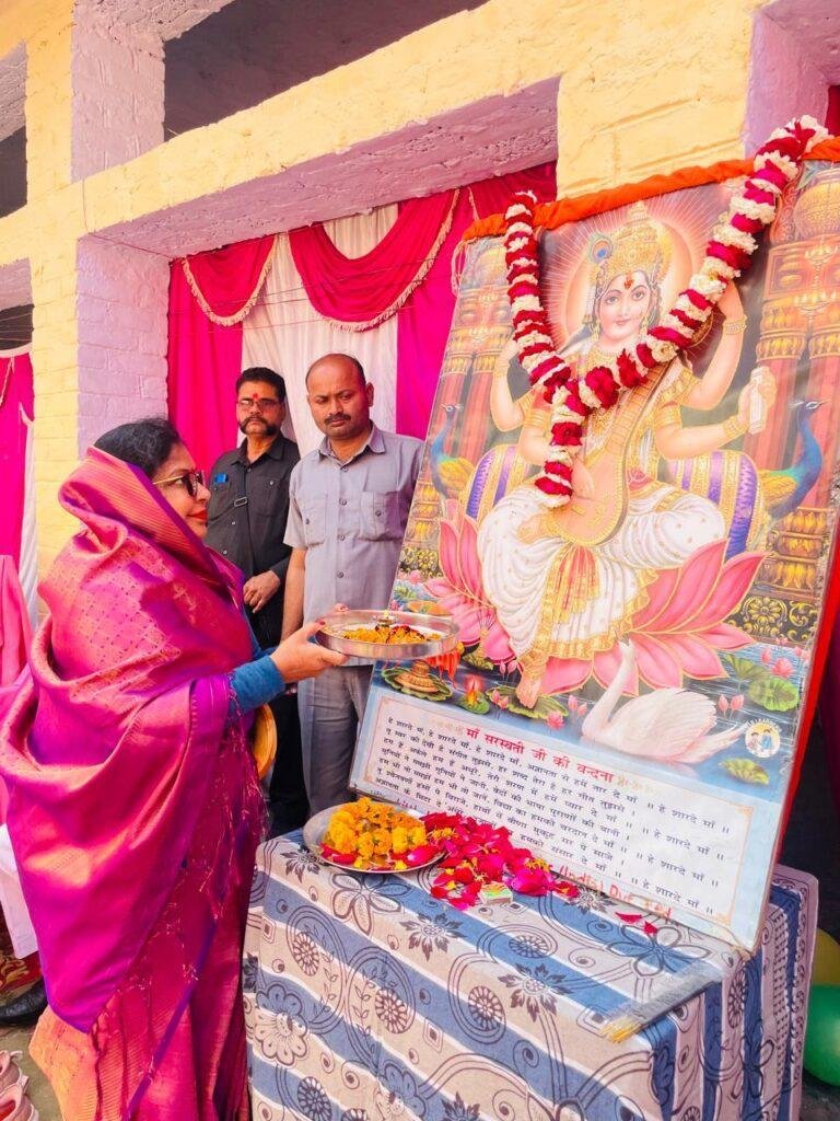 भूपगंज में स्थित सरस्वती विद्या मंदिर के वार्षिकोत्सव एवं सम्मान समारोह