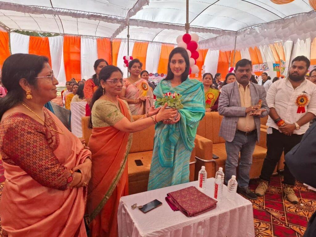 इंद्रधनुष” थीम पर वार्षिक उत्सव एवं खेलकूद प्रतियोगिता का भव्य आयोजन