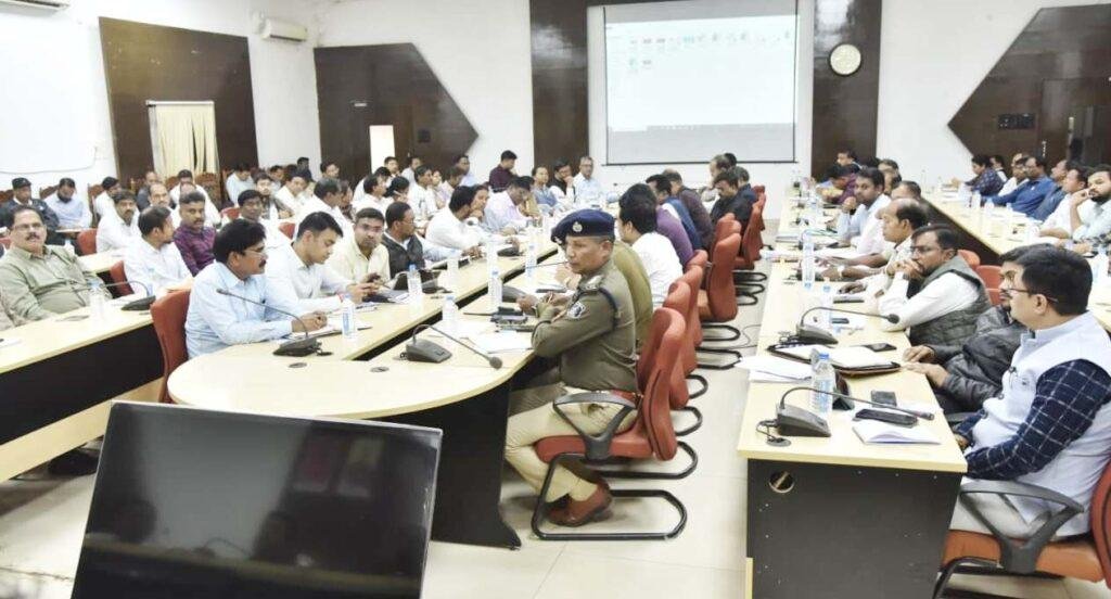 कलेक्टर और पुलिस अधीक्षक ने बस्तर पंडुम 2026 के संभाग स्तरीय प्रतियोगिता की तैयारियों की ली समीक्षा