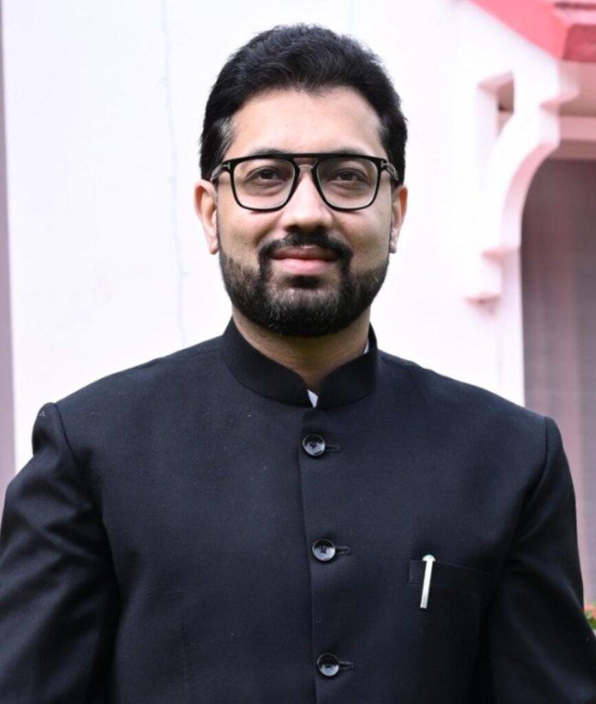 परीक्षा से पूर्व कलेक्टर श्री लंगेह ने विद्यार्थियों, अभिभावकों एवं शिक्षकों को दिए प्रेरक संदेश