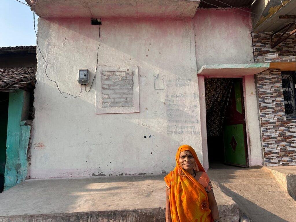 मिट्टी के घर से पक्के आशियाने तक: कोमलबाई की जिंदगी में आया सम्मान और सुकून का उजाला