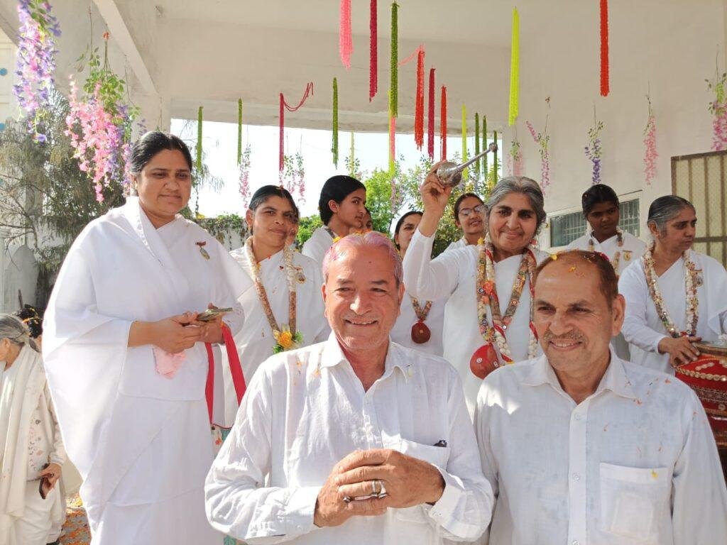 “परमात्मा प्रेम का रंग ही सच्ची होली”: राजयोगिनी ब्रह्माकुमारी सरोज बहन
