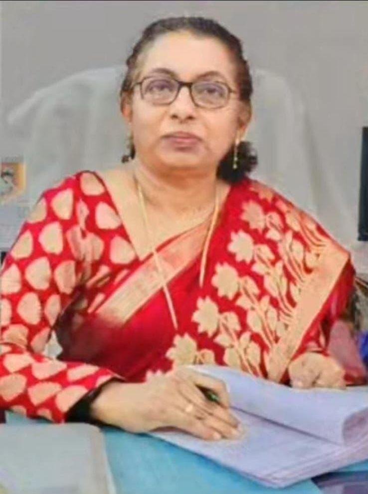 चार दशक से शिक्षा की अलख जगा रहीं श्रीमती बी.मैथ्यूविद्यार्थियों के उज्ज्वल भविष्य को संवारना ही मानती हैं अपना सबसे बड़ा पुरस्कार